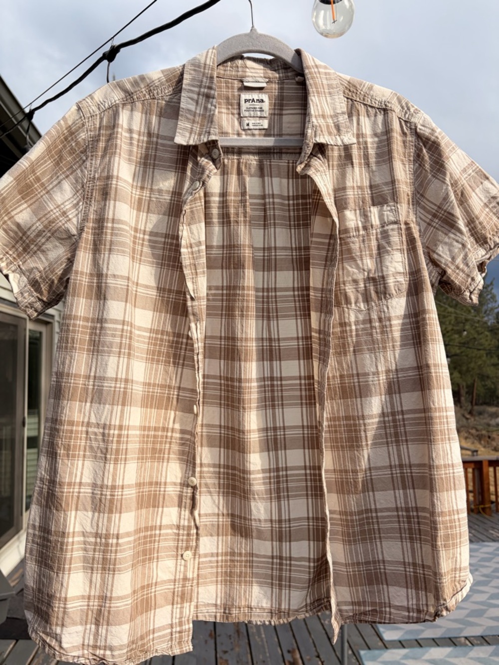 Prana Beige and Light Brown Plaid Short-Sleeve Button-Up Shirt Mens size Medium